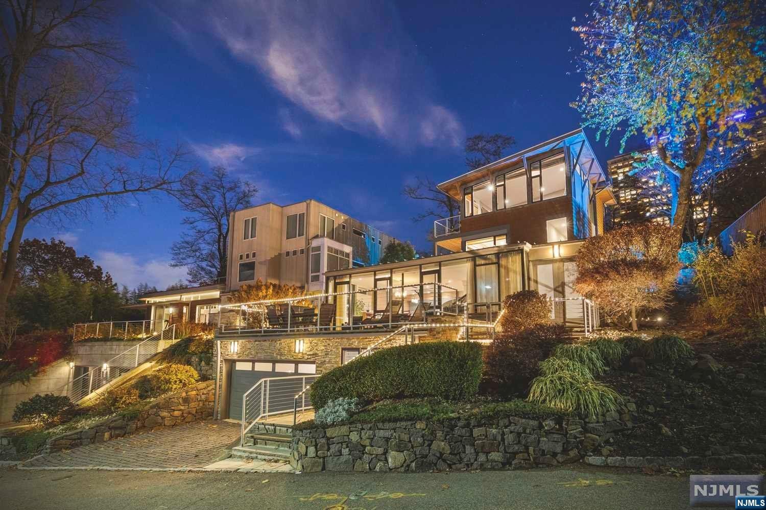 Property for Sale at 41 Colony Road, Edgewater, New Jersey - Bedrooms: 4 
Bathrooms: 4 
Rooms: 8  - $2,249,000