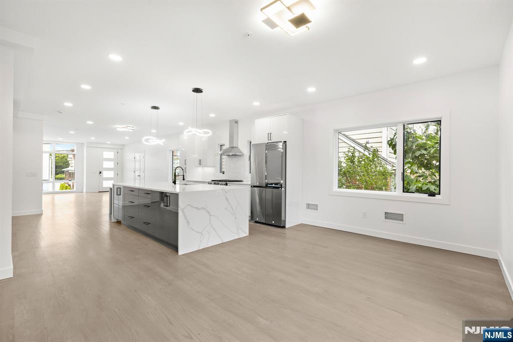 93 Crescent Avenue