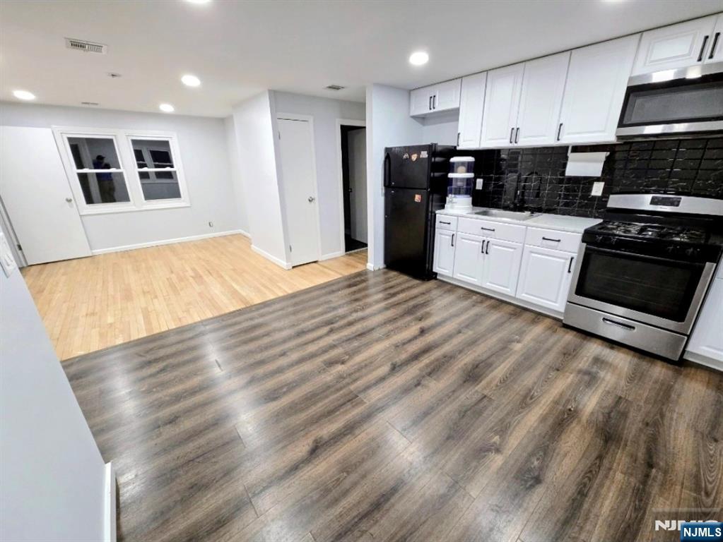 181 Hollywood Avenue