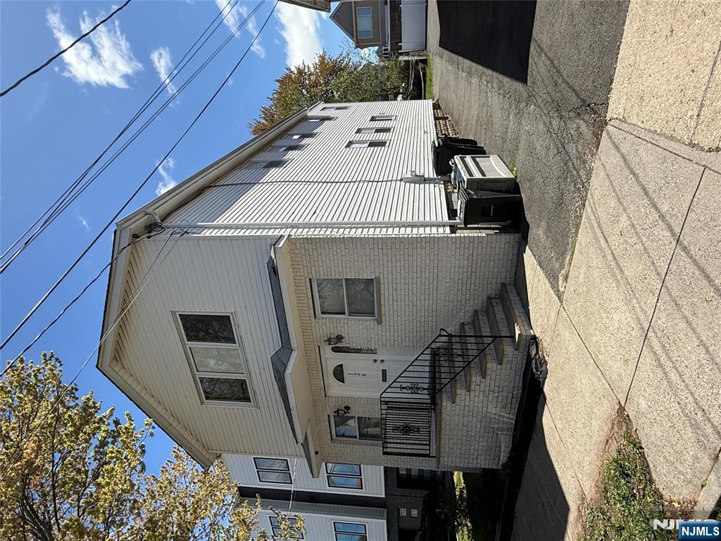 Property for Sale at 126 Brighton Avenue, Kearny, New Jersey - Bedrooms: 3 
Bathrooms: 2 
Rooms: 9  - $575,000