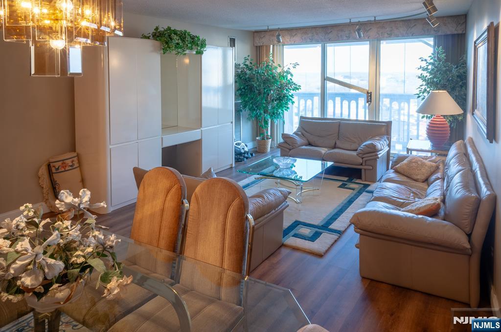 555 North Avenue 19C