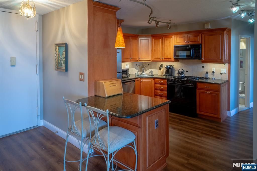 Photo of 555 North Avenue #19C, Fort Lee, NJ 07024 (MLS # 26012462)