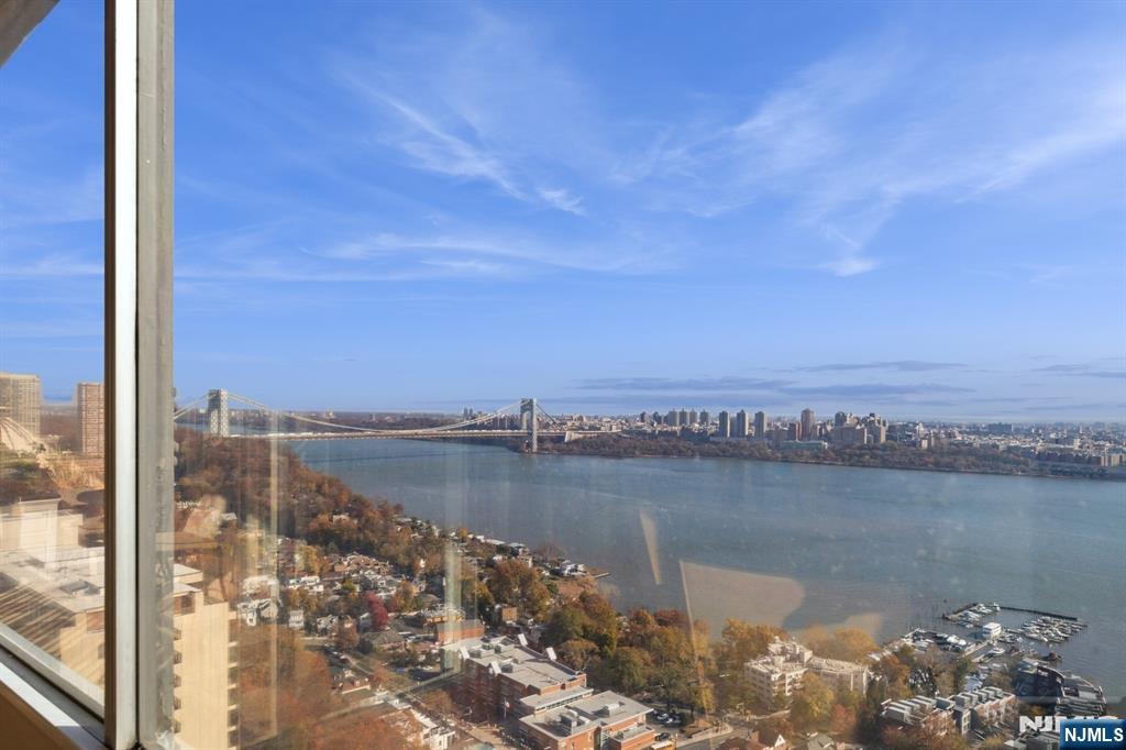 6 Horizon Road # 2301