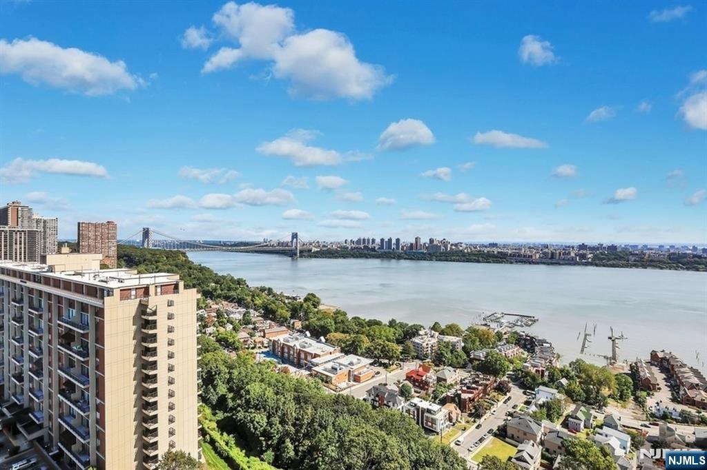 6 Horizon Road # 2301