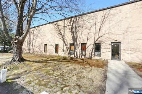 825 Windham Court Wyckoff NJ 07481