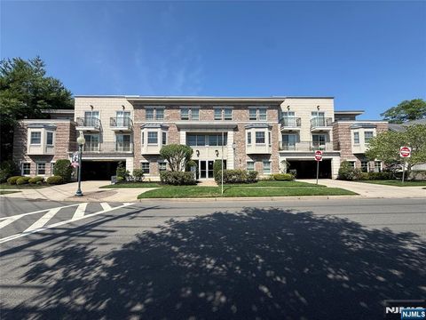 Photo of 5559 Patterson Street, Hillsdale, NJ 07642 (MLS # 26026367)