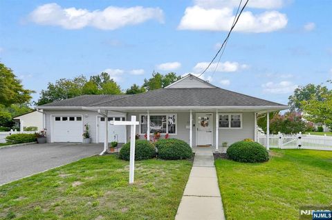 43 Hoffman Avenue Rochelle Park NJ 07662