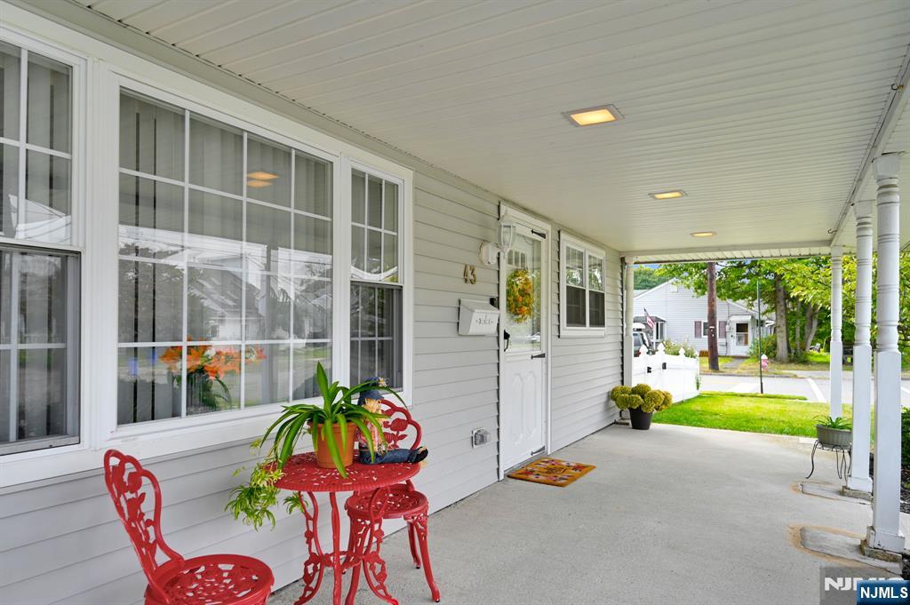 43 Hoffman Avenue
