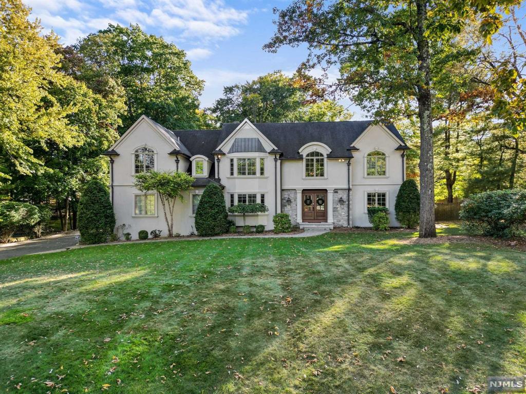 Property for Sale at 8 Canterbury Court, Upper Saddle River, New Jersey - Bedrooms: 5 
Bathrooms: 6 
Rooms: 13  - $2,125,000