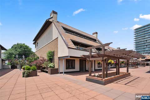 Photo of 300 Gorge Road #1, Cliffside Park, NJ 07010 (MLS # 26025451)