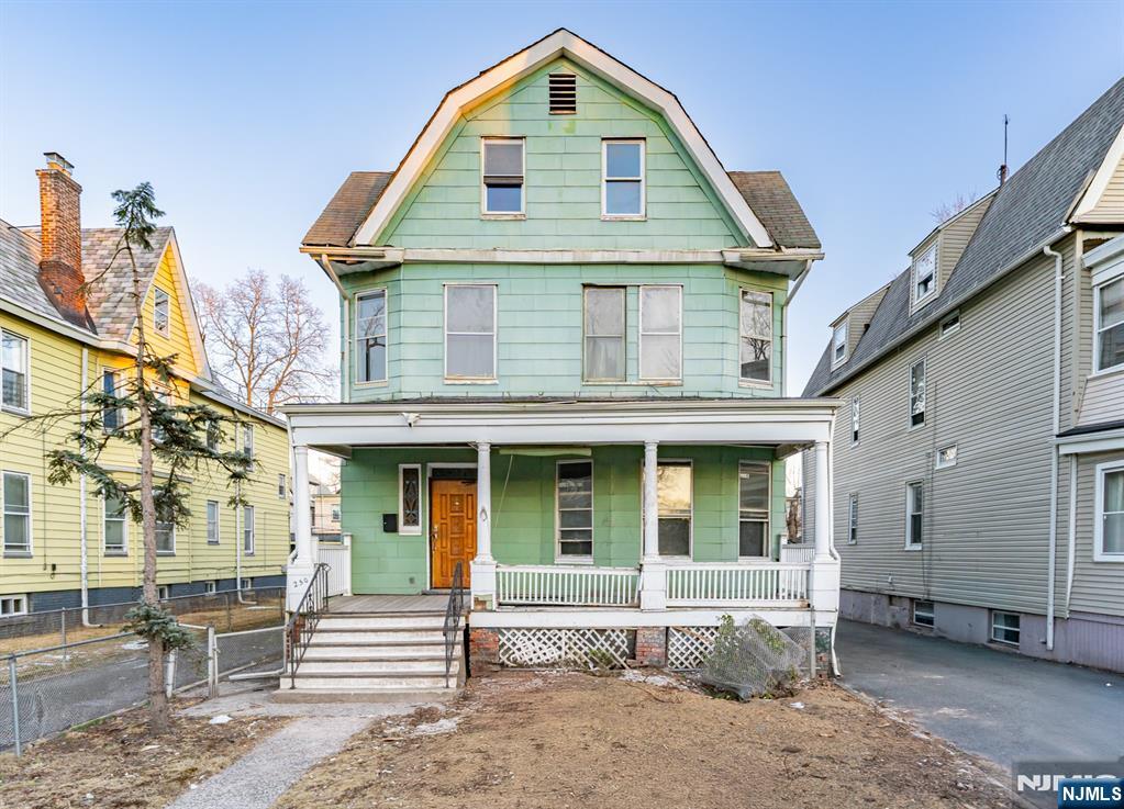 Property for Sale at 250 S Clinton Street, East Orange, New Jersey - Bedrooms: 7 
Bathrooms: 3 
Rooms: 14  - $400,000