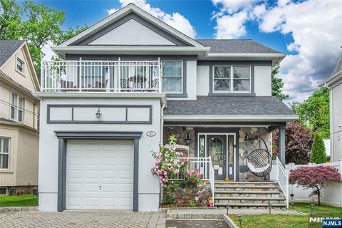 Photo of 95 Highwood Avenue, Englewood, NJ 07631 (MLS # 26019758)