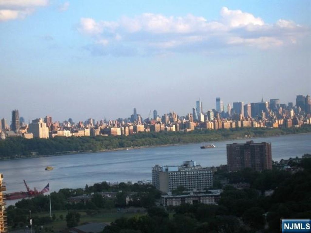 Photo of 3 Horizon Road #1418, Fort Lee, NJ 07024 (MLS # 26012386)