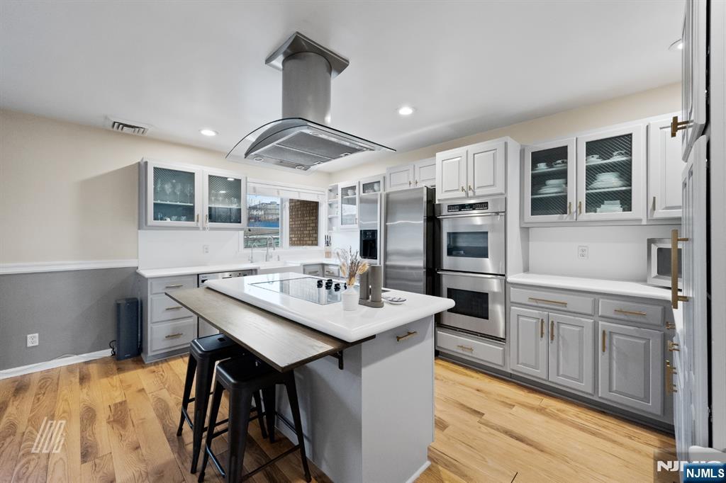 300 Gorge Road 8
