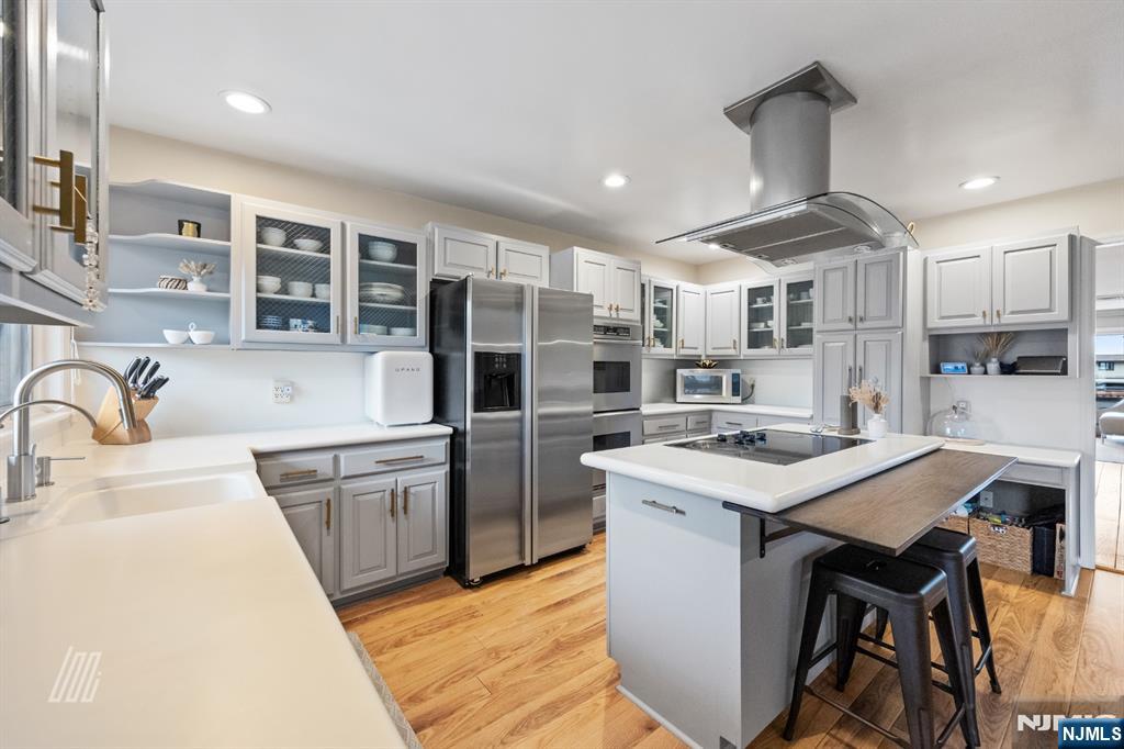 300 Gorge Road 8