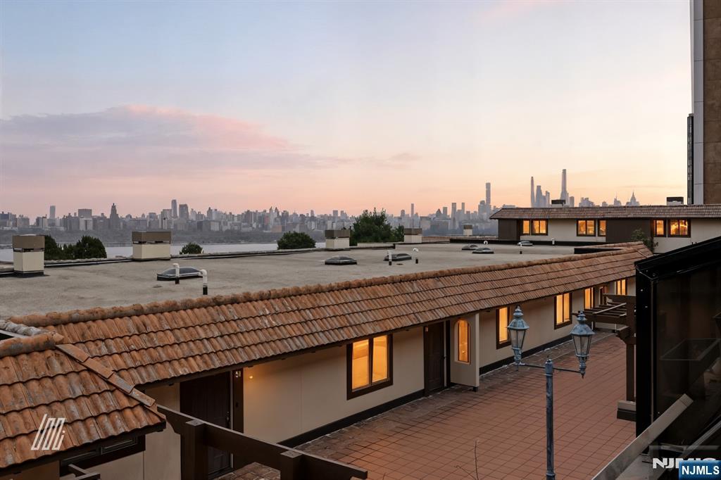 300 Gorge Road 8