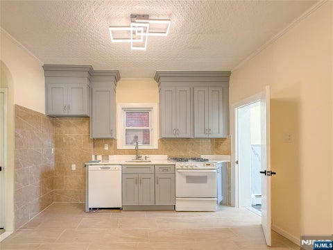 Photo of 244 Lincoln AVE #1, Cliffside Park, NJ 07010 (MLS # 26027741)