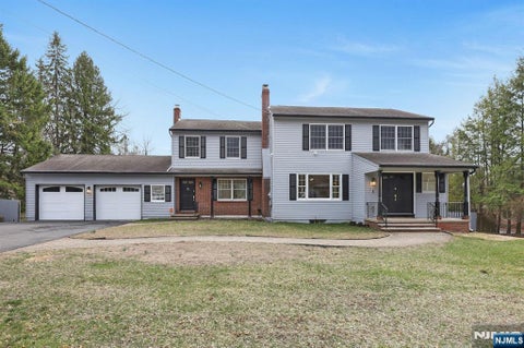 Photo of 11 Old Tappan Rd, Old Tappan, NJ 07675 (MLS # 26037707)