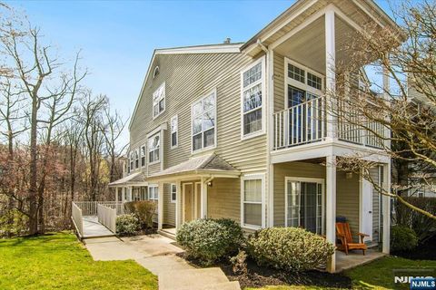 Photo of 1125 Hyde Park Ct #A2, Mahwah, NJ 07430 (MLS # 26021692)