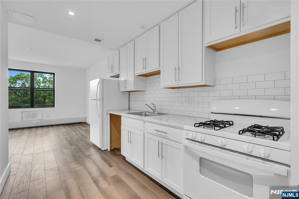 3011 Edwin Avenue 5J