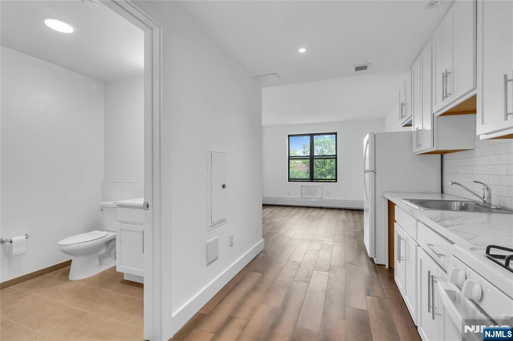 3011 Edwin Avenue 5J