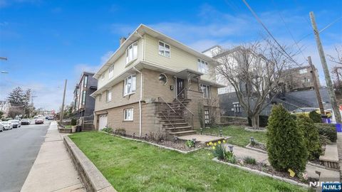 Photo of 460 Jane St #1, Fort Lee, NJ 07024 (MLS # 26025454)