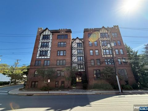 Photo of 109 Grand Avenue #4H, Englewood, NJ 07631 (MLS # 25035507)