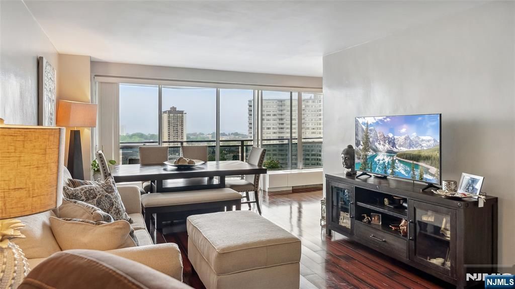 Photo of 2077 Center Avenue #18c, Fort Lee, NJ 07024 (MLS # 25039853)