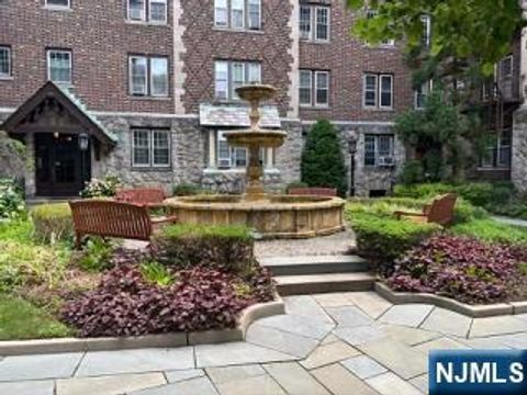 Photo of 275 Engle ST #D2, Englewood, NJ 07631 (MLS # 26026046)