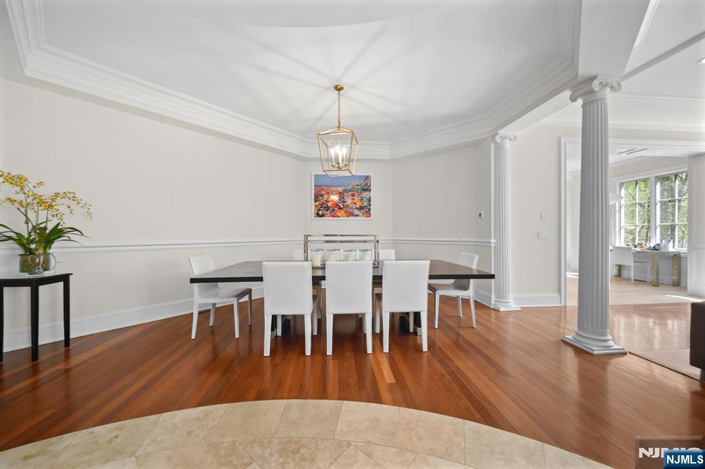 713 Bellaire Drive