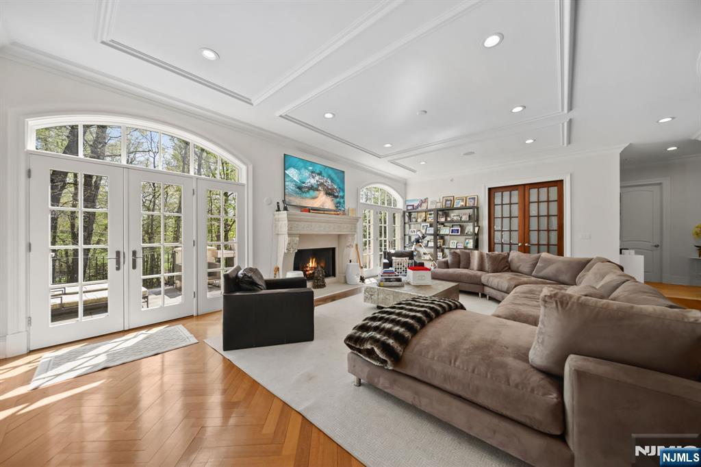 713 Bellaire Drive