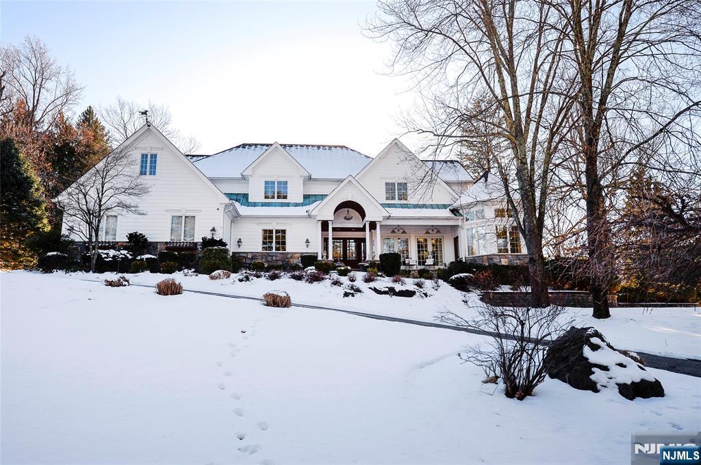 310 Haven Road, Franklin Lakes, New Jersey - 5 Bedrooms  
5.5 Bathrooms  
13 Rooms - 