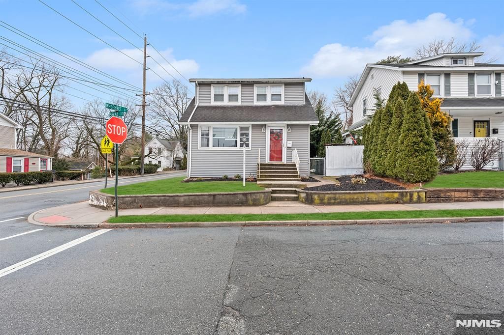 Photo of 4 Banta Place, Bergenfield, NJ 07621 (MLS # 26007486)