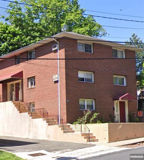 Photo of 309 Essex St #1, Hackensack, NJ 07601 (MLS # 26008808)