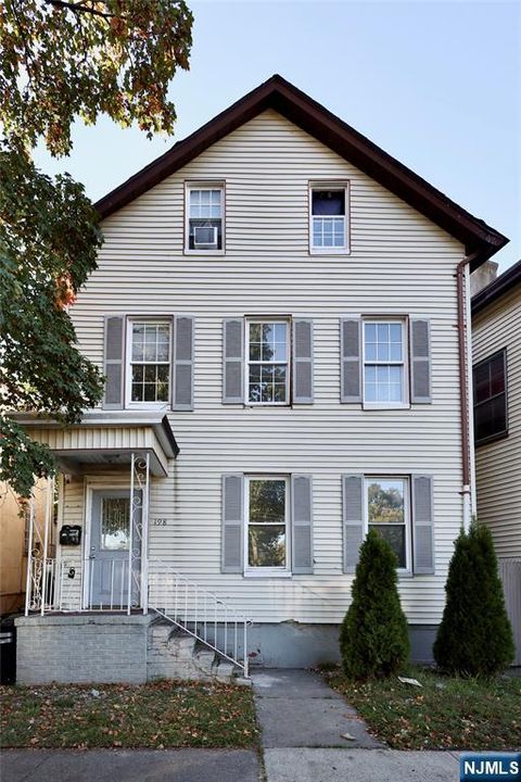 Photo of 198 Glenwood Avenue, Bloomfield, NJ 07003 (MLS # 26009769)
