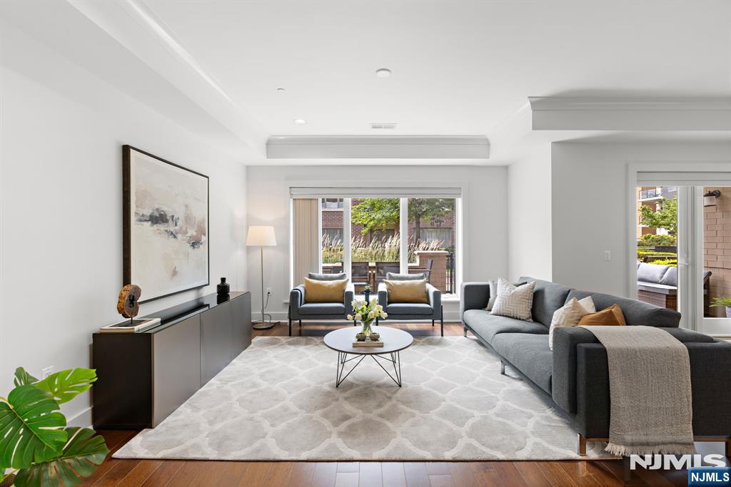 150 Henley Place 213