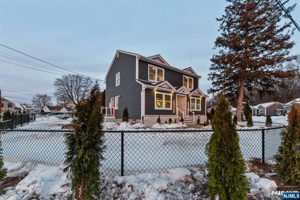 Photo of 260 Washington Avenue, Elmwood Park, NJ 07407 (MLS # 26004622)