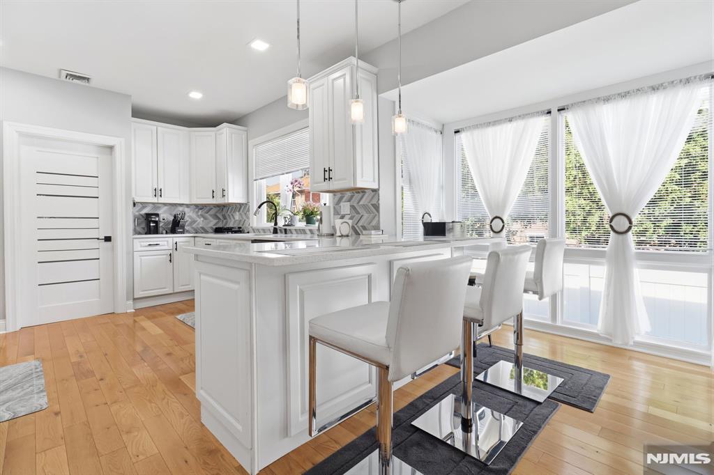15 Pehle Avenue