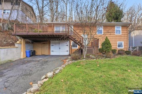 Photo of 79 Truman Boulevard, Oakland, NJ 07436 (MLS # 25042973)