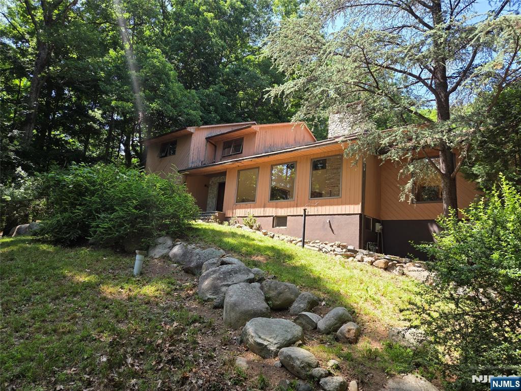 724 Tall Oaks Court