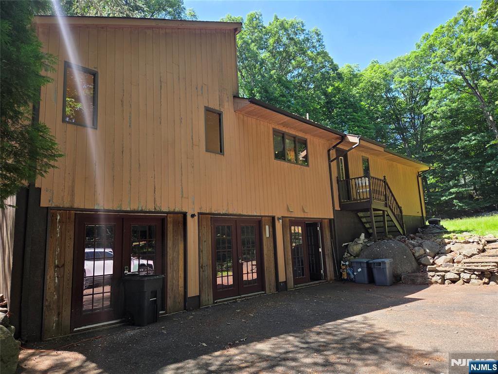 724 Tall Oaks Court