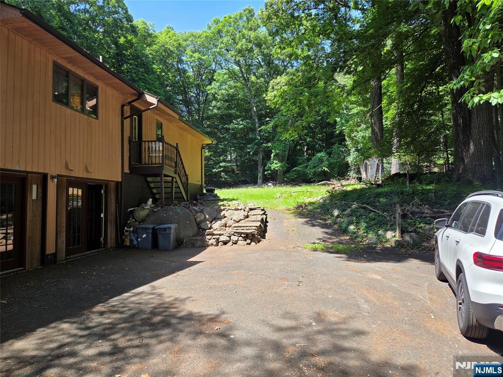 724 Tall Oaks Court