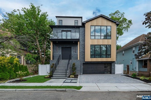 Photo of 10 Williams Terrace, Cliffside Park, NJ 07010 (MLS # 26028109)