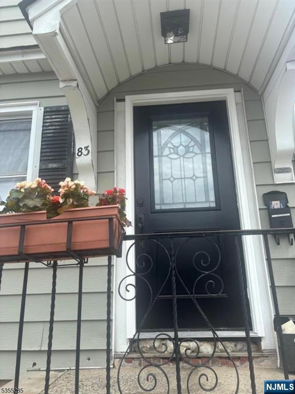 Rental Property at 83 Maple Ave 2, Wallington, New Jersey - Bedrooms: 3 
Bathrooms: 2 
Rooms: 7  - $4,200 MO.