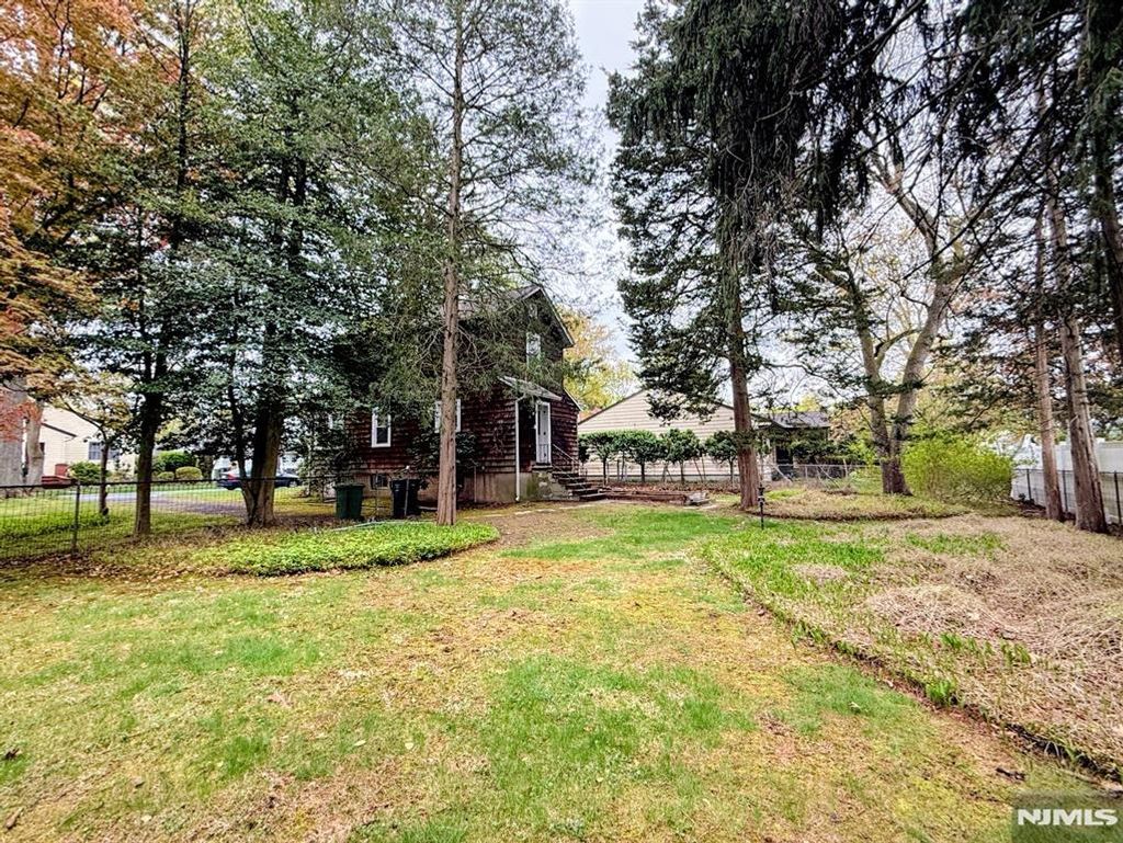 Photo of 431 Cedar Avenue, Paramus, NJ 07652 (MLS # 26014092)