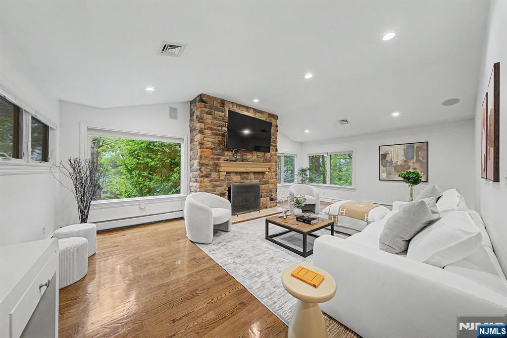 45 Oxford Drive