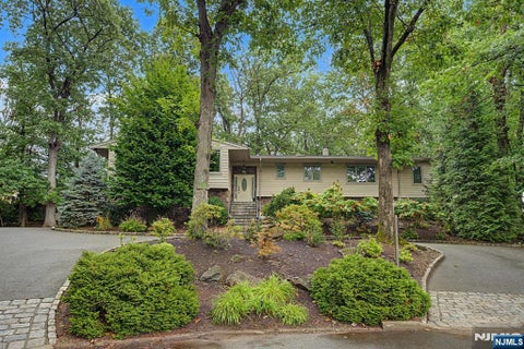 Photo of 45 Oxford Drive, Tenafly, NJ 07670 (MLS # 26031922)