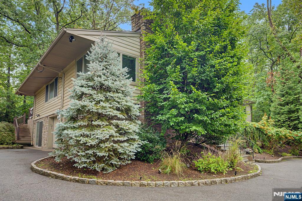 45 Oxford Drive