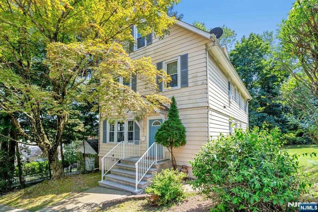 68 Macfarlan Avenue first floor