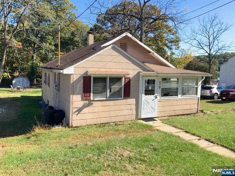 59 Hopatchung Road, Hopatcong, NJ 07843 - MLS#: 25016060